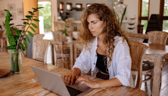 How to Grow Your Business Using Online Courses: Marketing and Selling